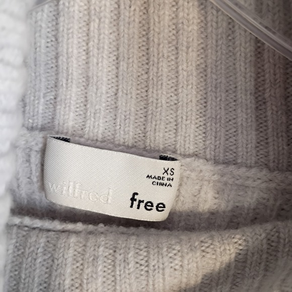 Aritzia Wilfred Free Asianna 100%‎ Merino Wool Sweater XS Light Grey - Picture 5 of 7